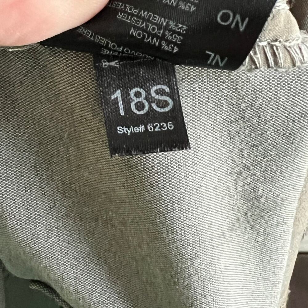 Kuhl Trekr Kapri Capri Hiking Pant Women's 10 Gray Mid Rise Cinched Outdoor - Picture 8 of 8